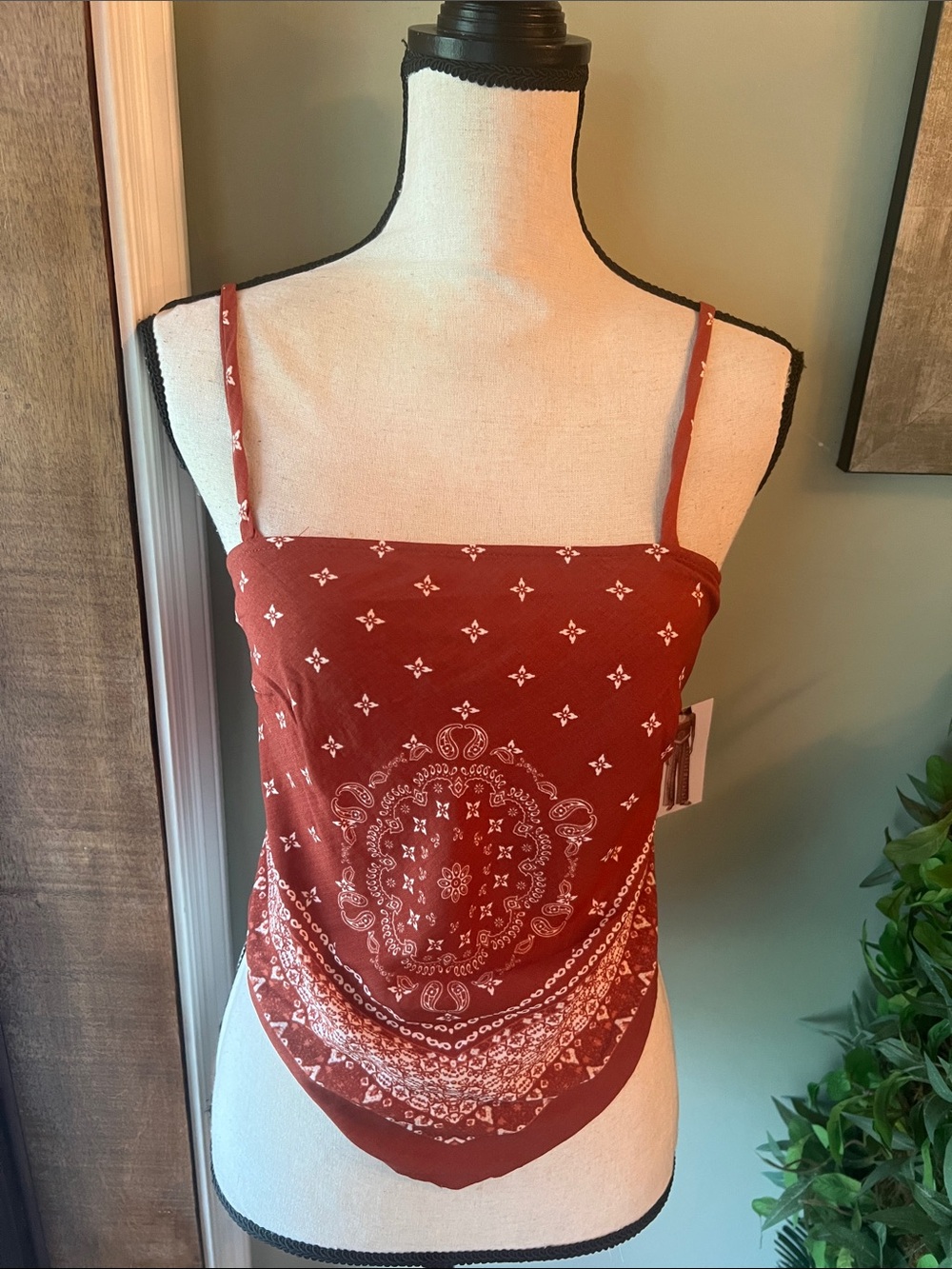 Bwear Rust Bandana-Print Handkerchief Cami Top - Picture 2 of 8